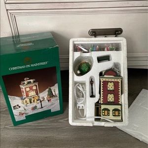 Beautiful Christmas on Main Street decorative Village